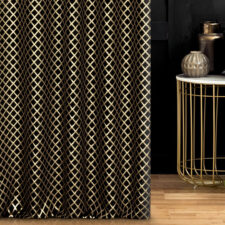 κλασσικές κουρτίνες πολυτελείας με πλούσια υφή και άψογο φινίρισμα