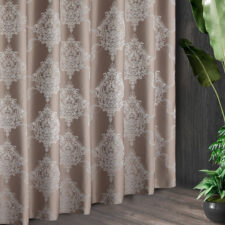 Κλασσικές κουρτίνες υψηλής ποιότητας για elegant εσωτερικούς χώρους