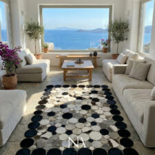 Κομψό χειροποίητο χαλί από γνήσια γούνα και δέρμα σε minimal ύφος