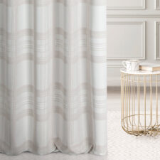 Ριγέ κουρτίνα σαλονιού με κομψές γραμμές και διαχρονικό στυλ