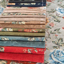 λουλουδάτα υφάσματα καναπέ