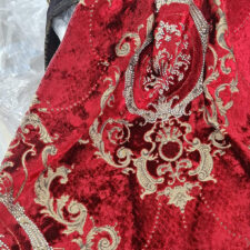 κόκκινο ύφασμα με στρας για κλασσικό σαλόνι