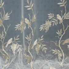 Δαντέλα κουρτίνας με πολυτελή υφή