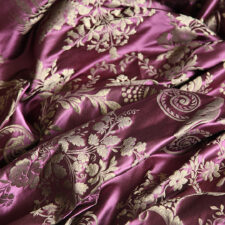 βιολετί κλασσικό ύφασμα