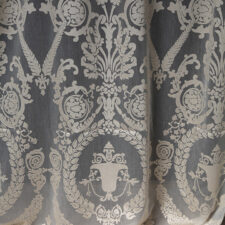 Κλασική δαντέλα παραθύρου