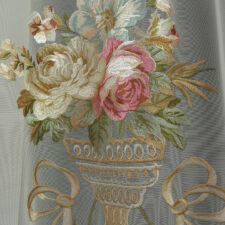 Κομψή δαντέλα κουρτίνας για καθιστικό