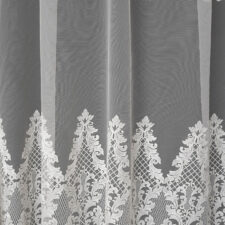 Πολυτελής δαντέλα κουρτίνας με κομψό χαρακτήρα