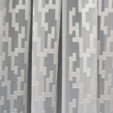 Λευκή δαντέλα πολυτελείας με λεπτομέρειες