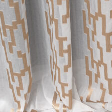 Φίνα δαντέλα κουρτίνας με διαχρονικό στυλ