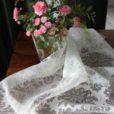 Ανάλαφρη δαντέλα πολυτελείας με φως